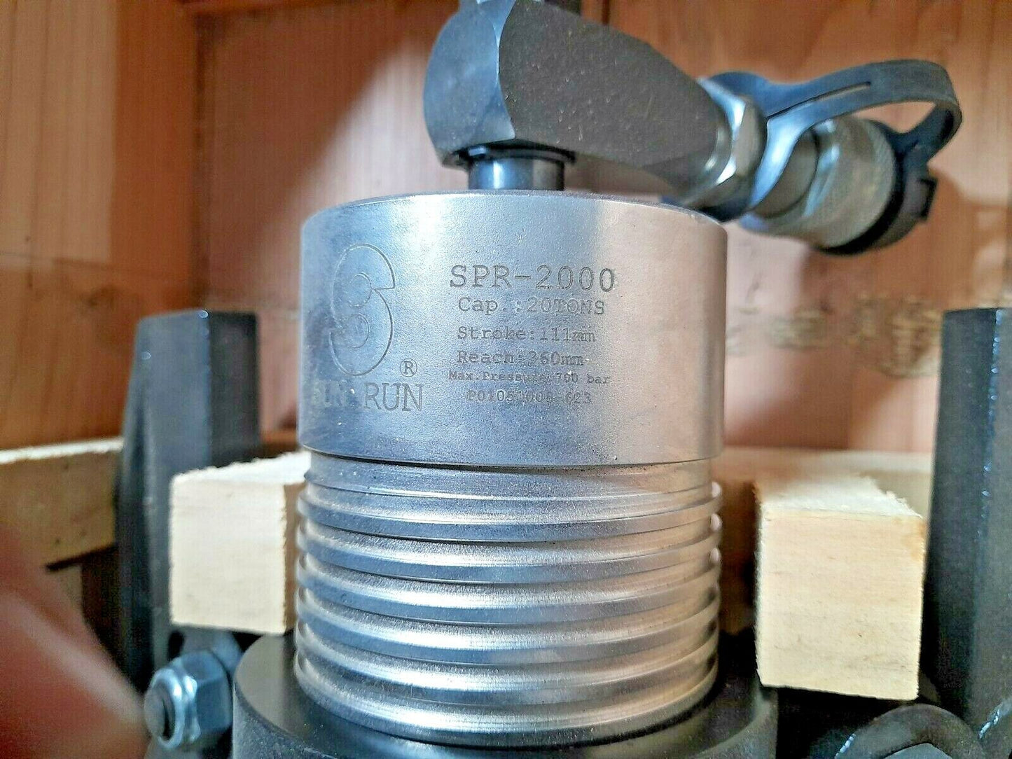 Sun Run SPR-2000 Hydraulics Pullers Cap 20 Tons Stroke 111 mm Reach 360mm