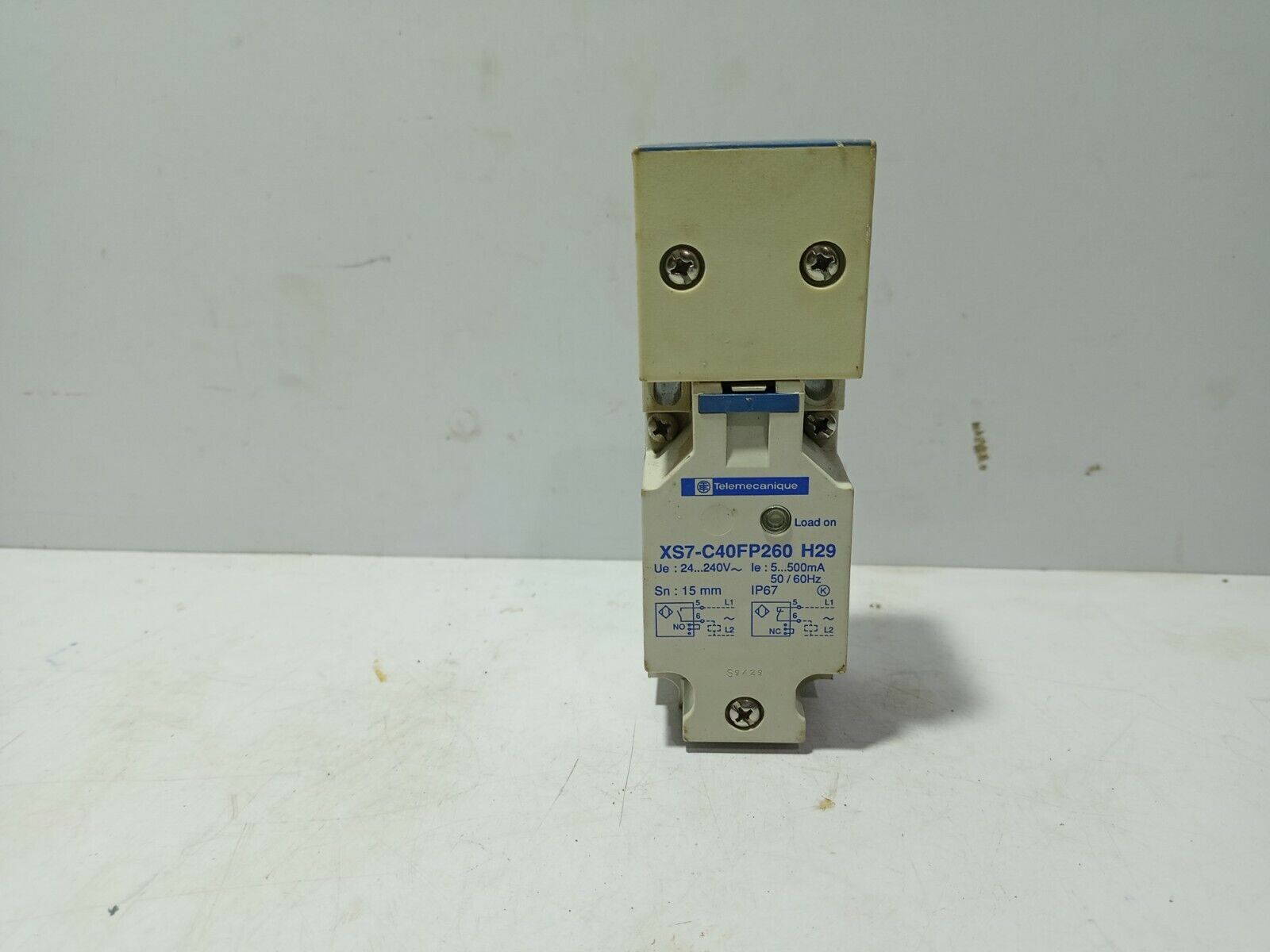 Telemecanique XS7-C40FP260 H29 Inductive Proximity Sensor XS7C40FP260H29