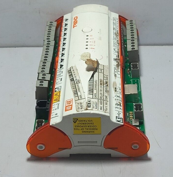 Trend IQ4E Controller / IQ4E-2050UB41000 /230VAC, 50/60Hz, 70VA /IQ4E2050UB41000