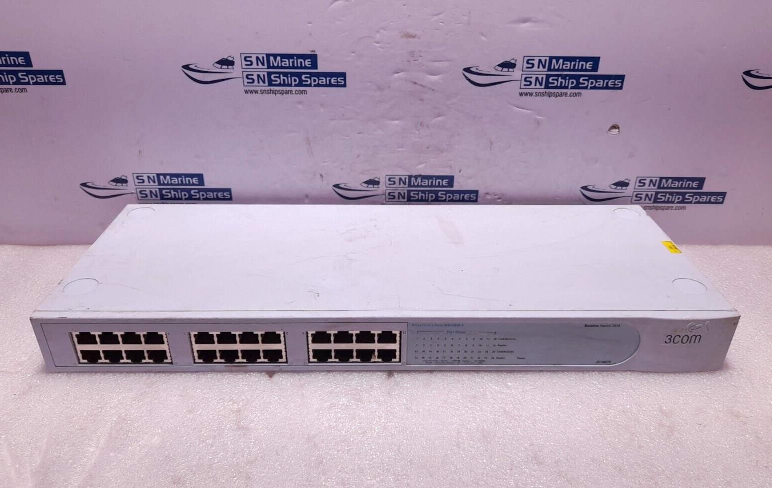 3Com Baseline Switch 2824 /3C16479 100-240V 50/60Hz 10015151 24Ports