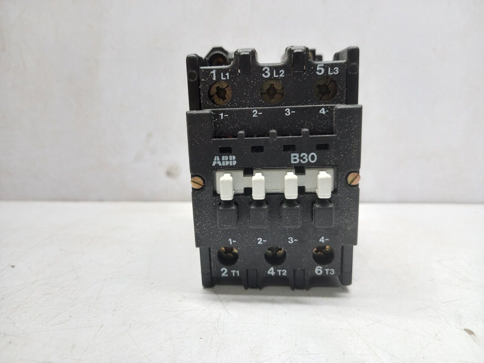 ABB B30-30-00 Overprotective Contactor 110-115V 50Hz 110-127V 60Hz