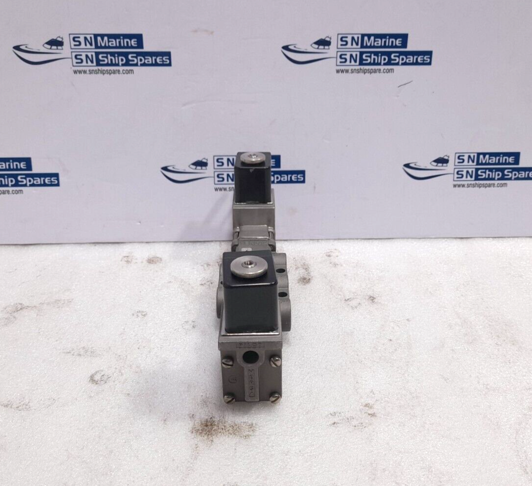 Versa VXX-4324-316-HC-XISX6-D024 Four Way Valve 24VDC 1.6W NOV 223050 Solenoid V