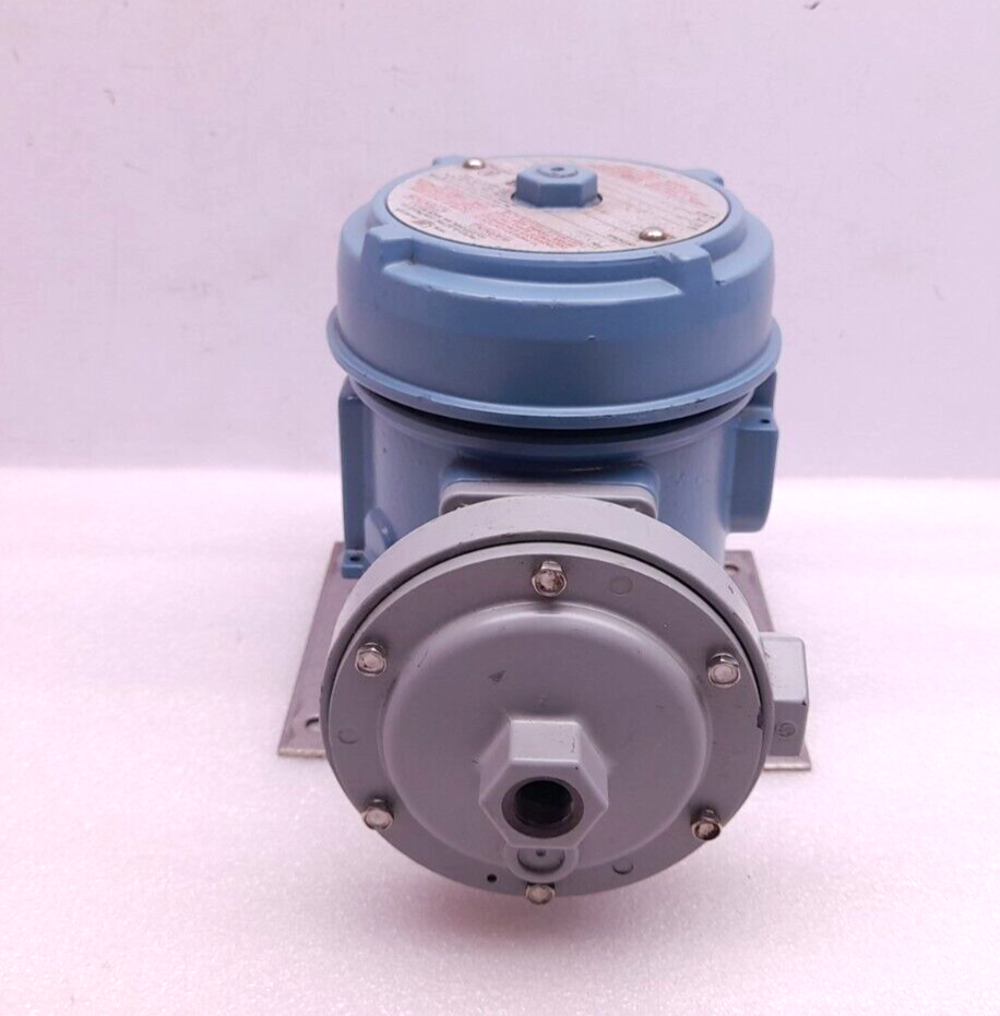 United Electric J120-451 79386 Pressure Switch Range 2 To 80” WC 0.5 To 19.9 kPa