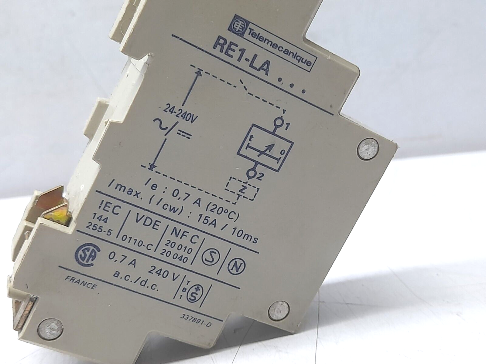 Telemecanique RE1-LA003 Travail ON Delay / 337891-D 0.7 A, 240 V A.C/D.C