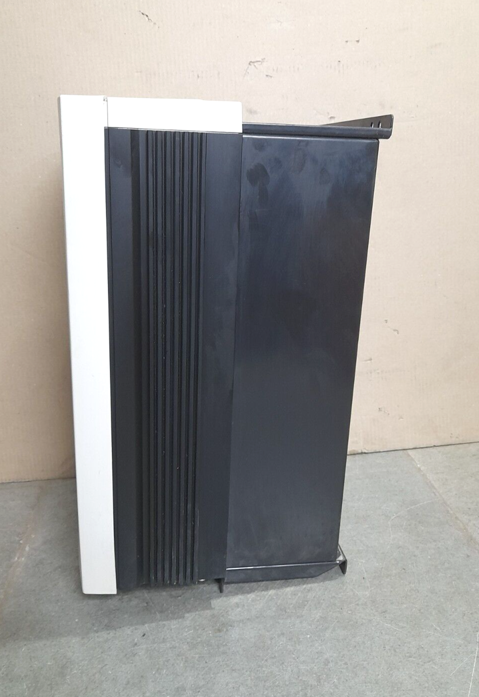 ABB ACS601-0030-4-000M1200801 Frequency Converter Drive  In 48-63Hz Out 0-300Hz