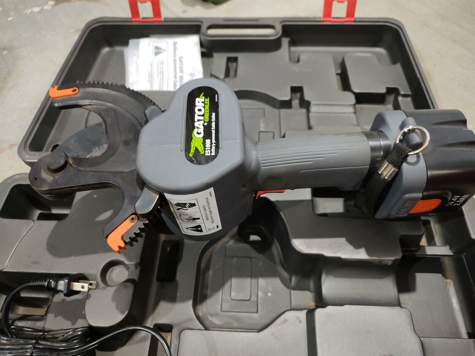 Greenlee ES1000 Gator Battery-Powered Cable Cutter 