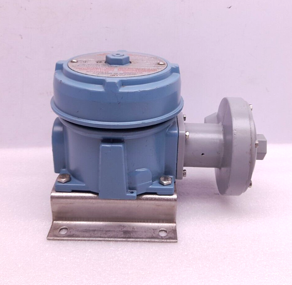 United Electric J120-451 79386 Pressure Switch Range 2 To 80” WC 0.5 To 19.9 kPa