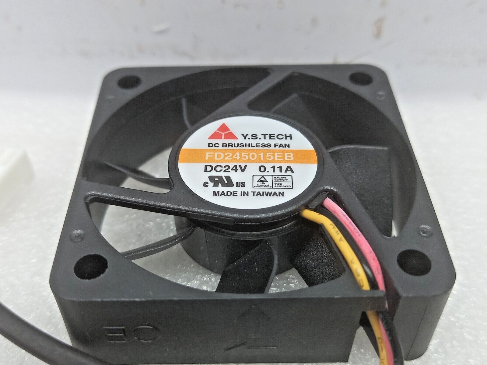 Y.S Tech FD245015EB DC Brushless Fan DC 24V 0.11A Martin 05741502 2PCs/Lot