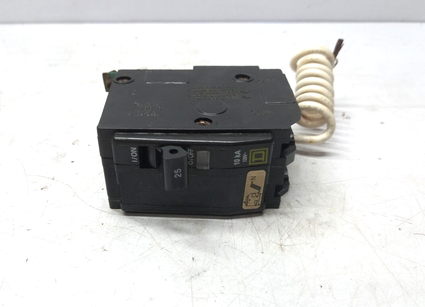 Square D QOB220SW Bolt-On Circuit Breaker 2P 20A 120V 50/60Hz Schneider Electric