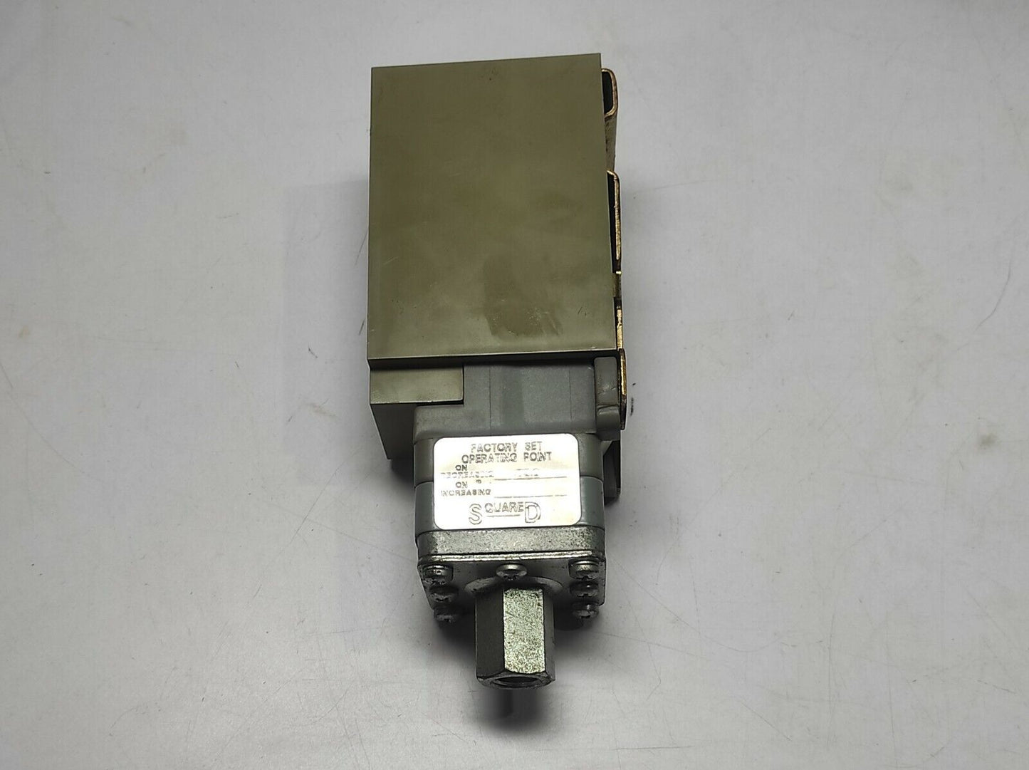 Square D 9012 GNG-3 Pressure Switch Range 3-150 psig Max 475 psig 9012GNG-3