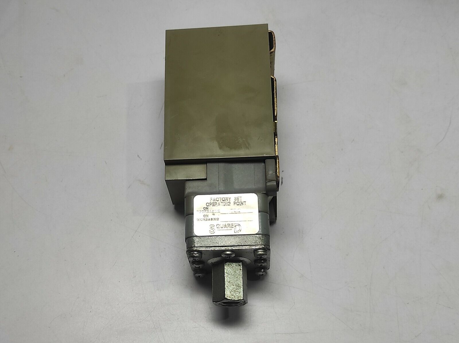 Square D 9012 GNG-3 Pressure Switch Range 3-150 psig Max 475 psig 9012GNG-3
