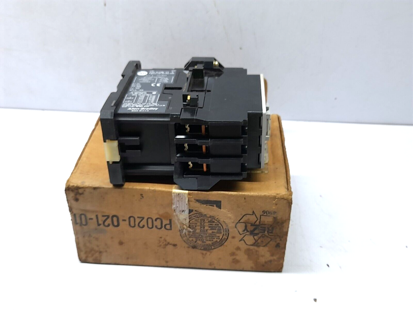 Allen Bradley 100-A38ND31 Ser C Contactor 110V50Hz 120V60Hz A38 195-GAO1 Ser A