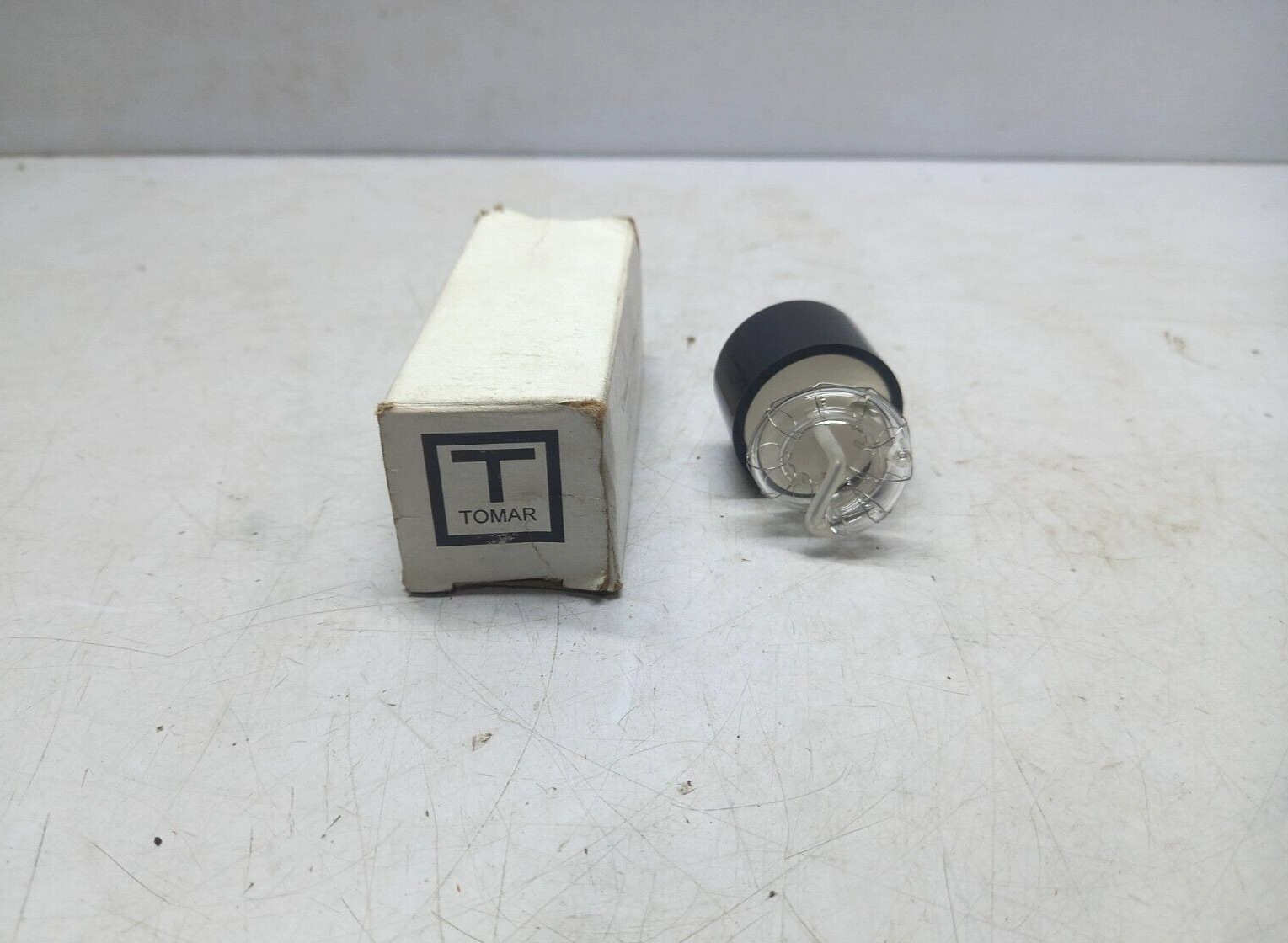 Tomar Electronics L93B Strobe Lamp 2100W 8Pin