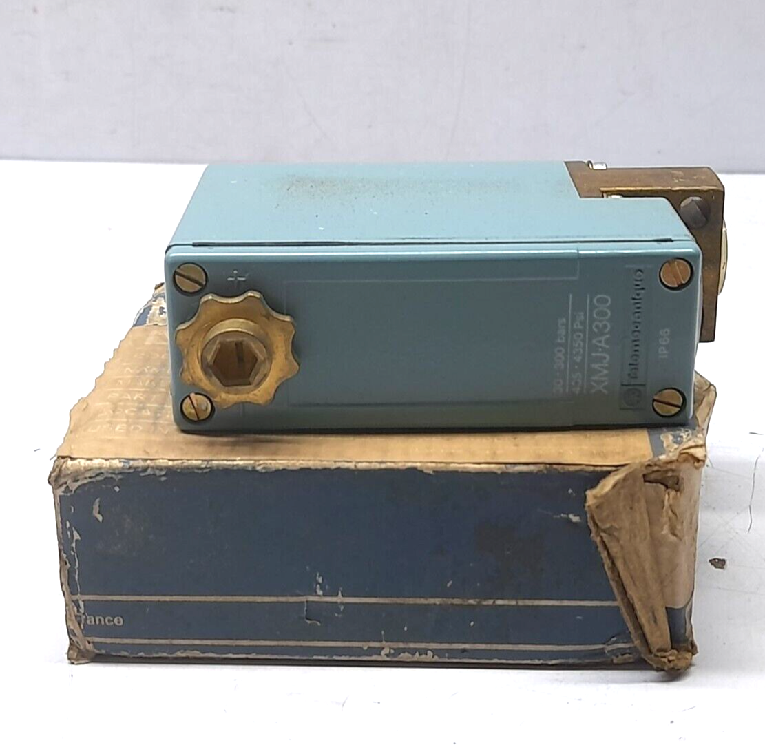 Telemecanique XMJ-A300 Pressure Switch 30-300 Bars 435-4350 PSI