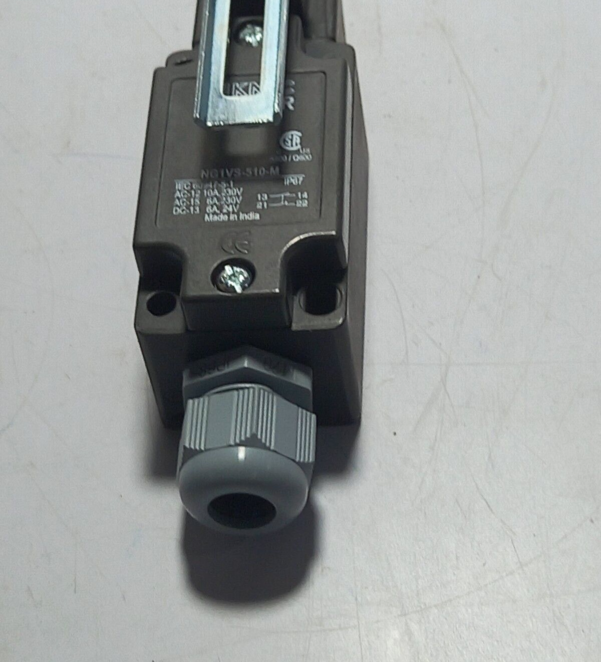 Teknic Euchner NG1VS-510-M Limit Switch /AC-12 10A,230V/AC-15 6A,230V /NG1VS510M