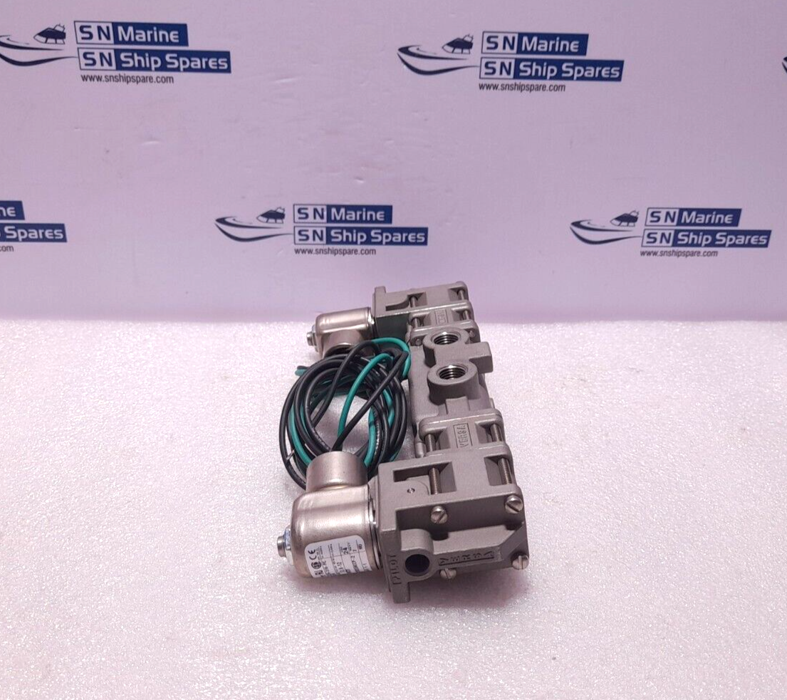 Versa VXX-4324-316-PC-U-D024 Four Way Valve 24VDC 7W 2.8 Bar Min 12 Bar Max