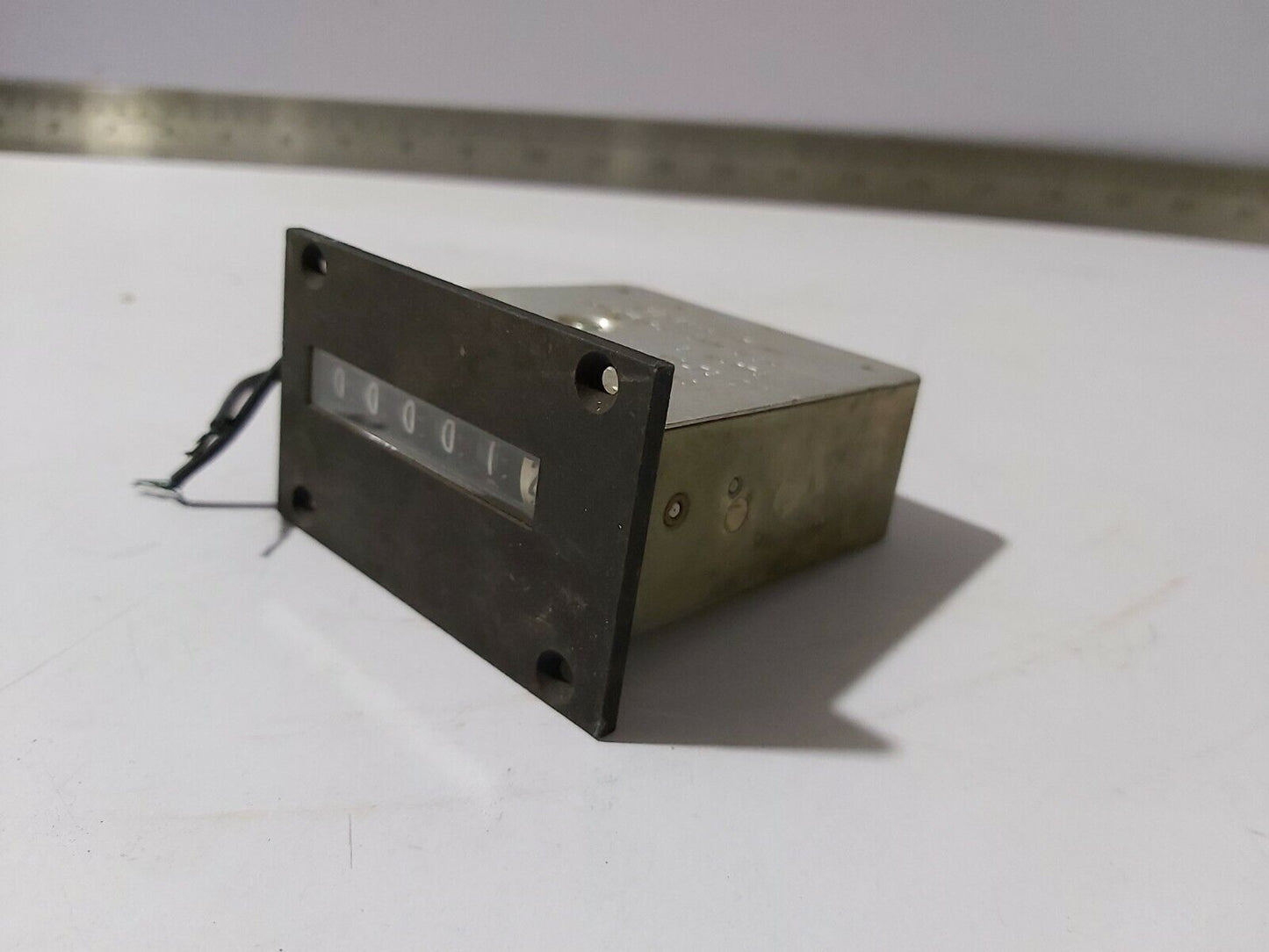 VEEDER ROOT CGI5910G HOUR METER NONRESETABLE 12VDC 