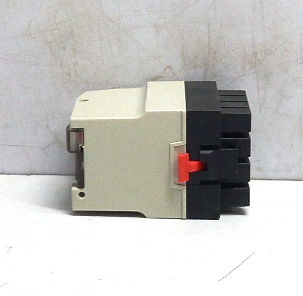 Telemecanique RHN 426JV Plug In Control Relay 24V 60Hz