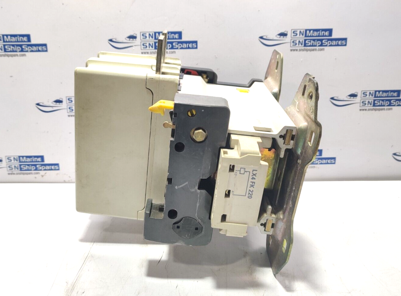 Telemecanique LC1 FK 42 Contactor 600V a.c.max 540A LC1FK4 LX4FK220
