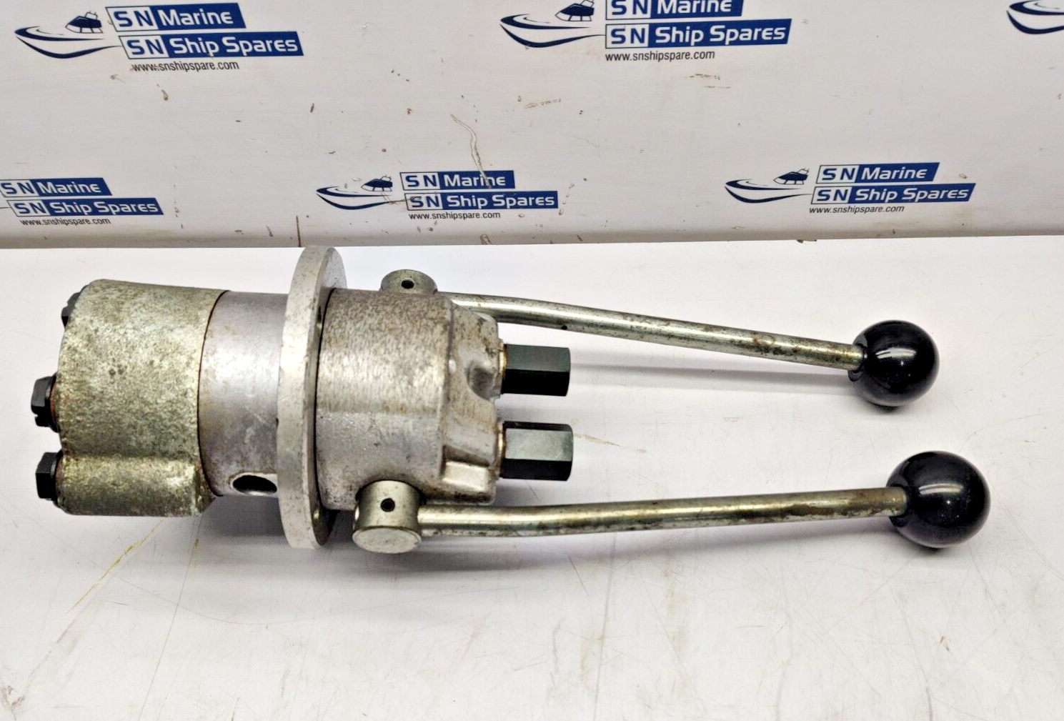 Rexroth 4TH7 H 06-10/N 01 Hydraulic Remote Control Valve 07140953