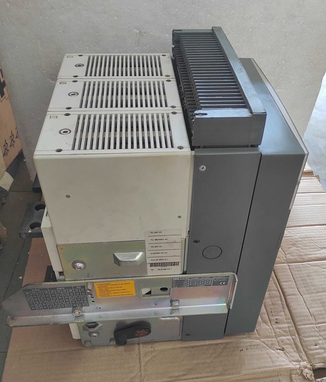 ABB Sace E1B 08 Circuit Breaker With ABB Sace PR121/P Solid State Programmer LSI