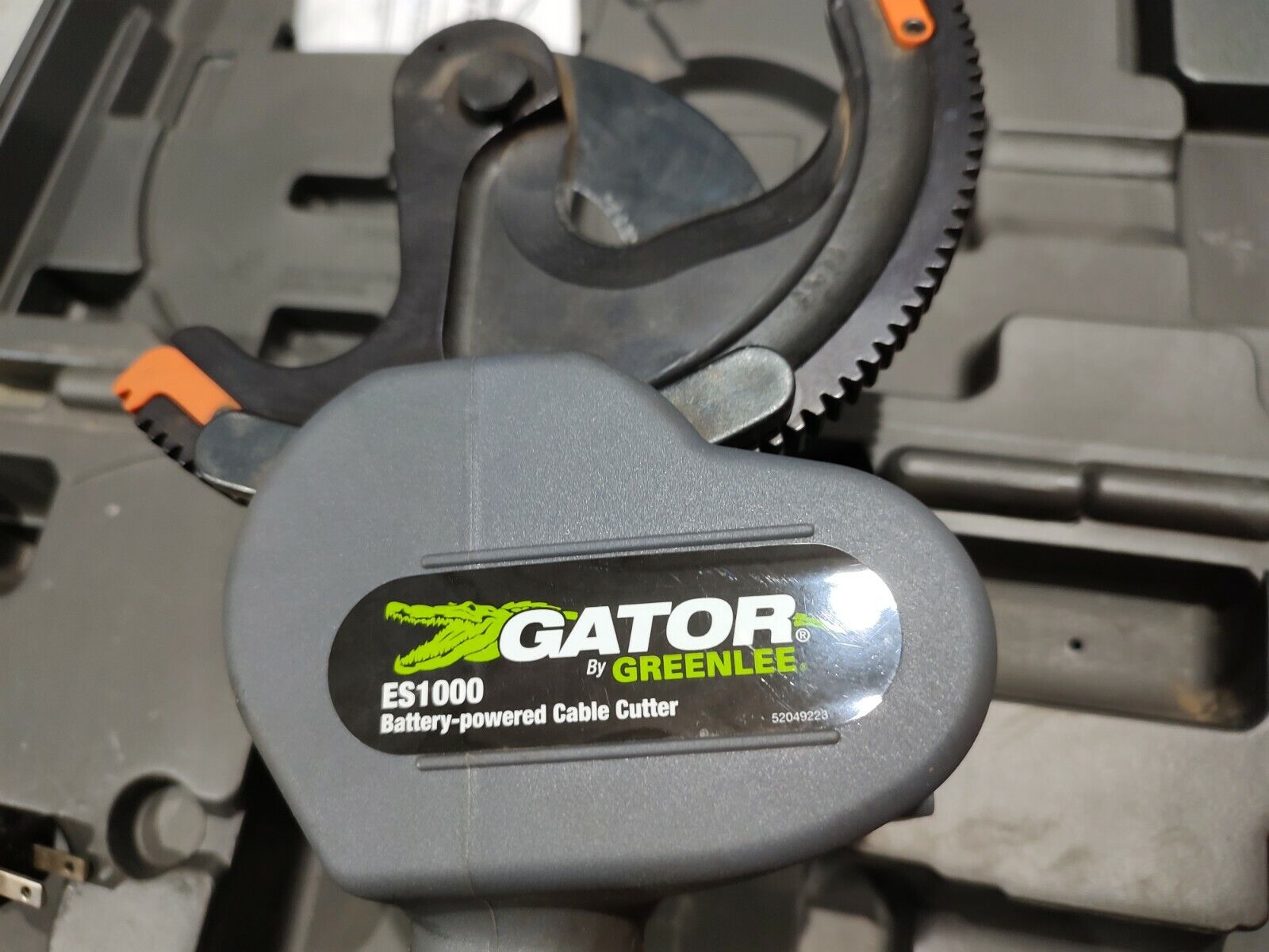 Greenlee ES1000 Gator Battery-Powered Cable Cutter 
