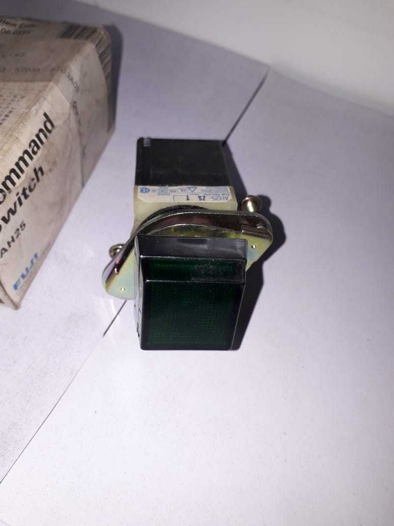 FUJI ELECTRIC AH25 ZS GT GREEN COMMAND SWITCH NEW 