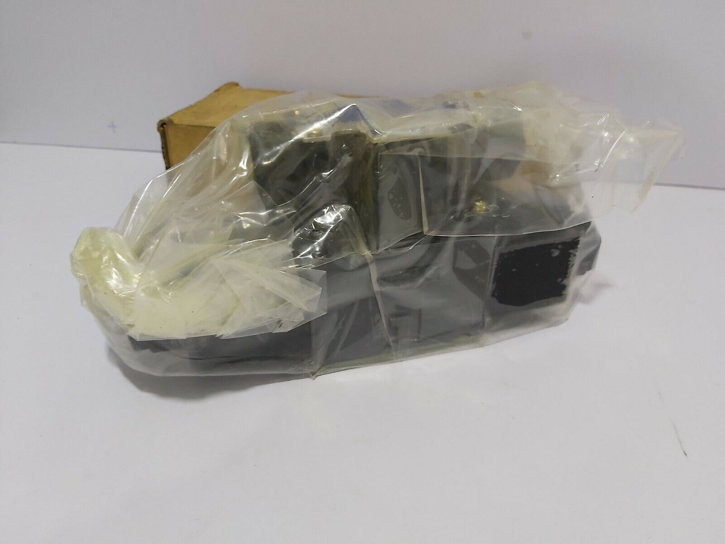 TOKIMEC DG4V-3-OC-M-P2-V-7-52 DIRECTION CONTROL VALVE DG4V3OCMP2V752