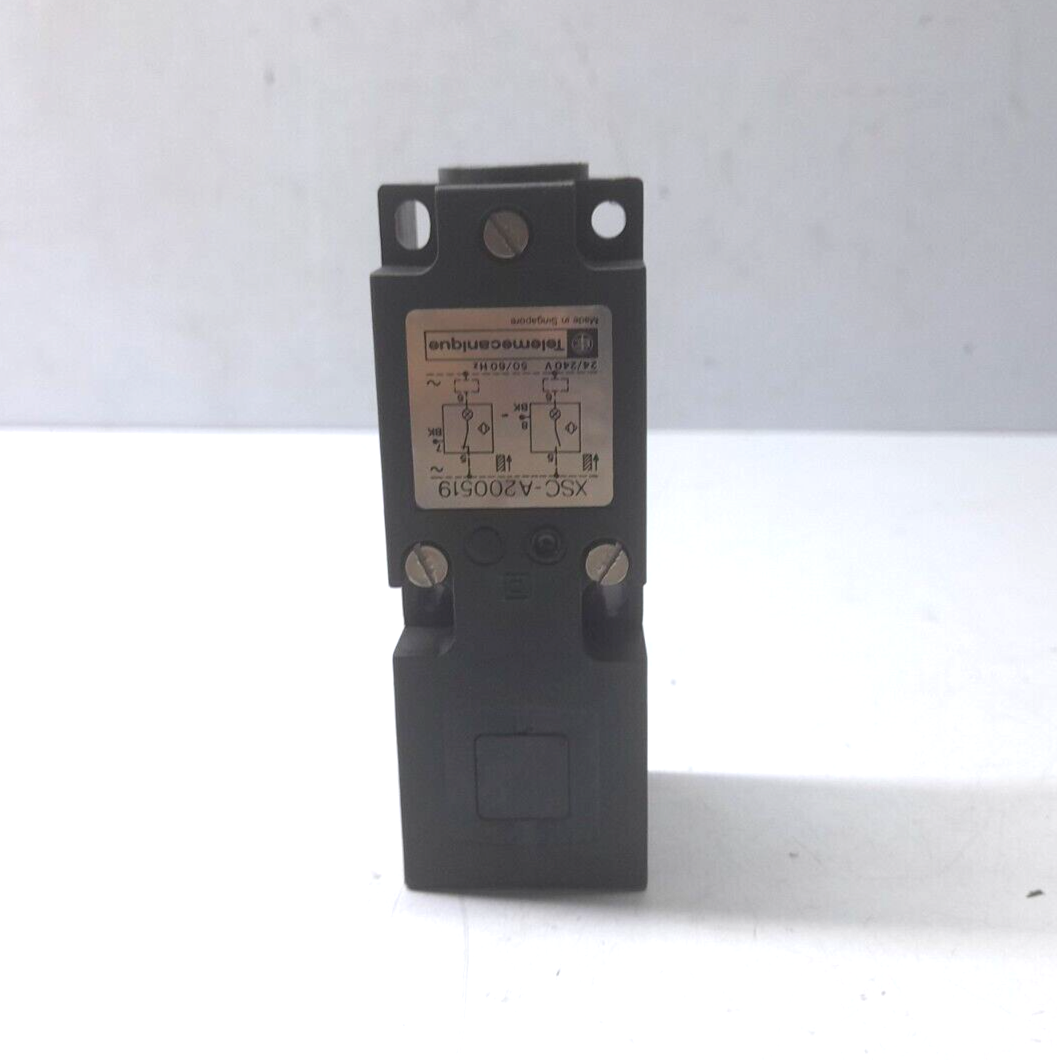 Telemecanique XSC-A200519 Proximity Switch 24/240V 50/60Hz