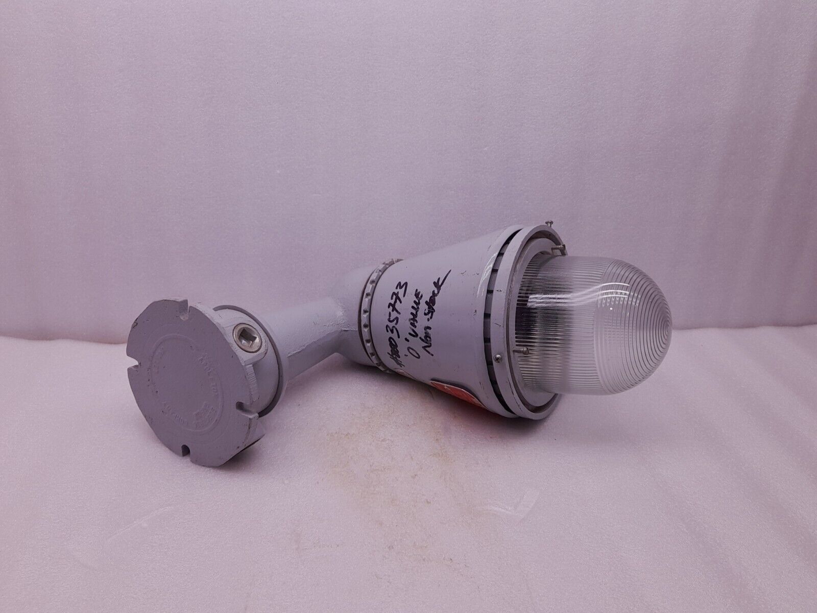 Appleton A-51 Series AAU-15N Explosion Proof Lighting Fixture 300Vmax AC Only