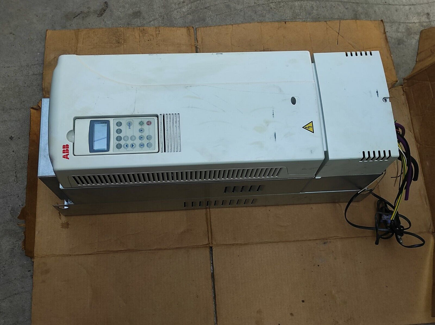 ABB ACS800-11-0050-5+N671+Q950 Drive