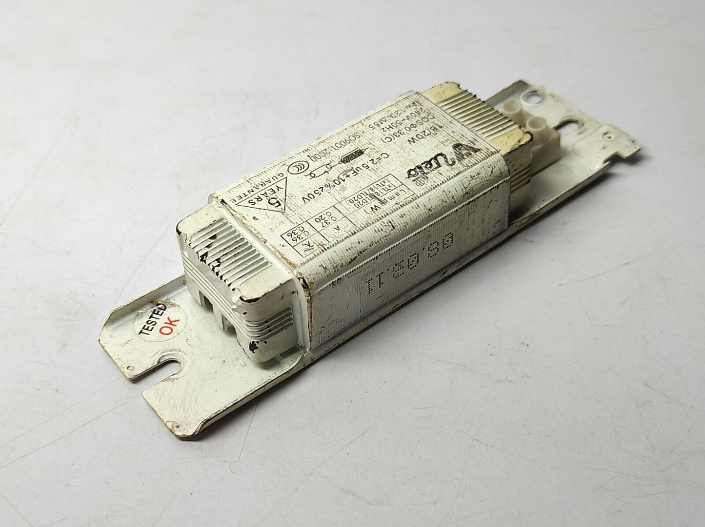 V Uelo 18/20W Ballast CosΦ0.33(C) C=2.5µF±10%250V 240V~50Hz tW120/Δt55