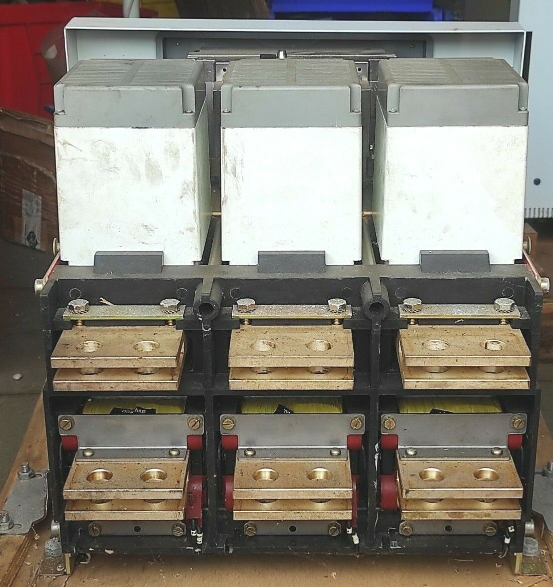 ABB Sace F2 F2S Circuit Breaker 2500A In 2500A Ue 690V Icw 60kAx1S F2S2500A