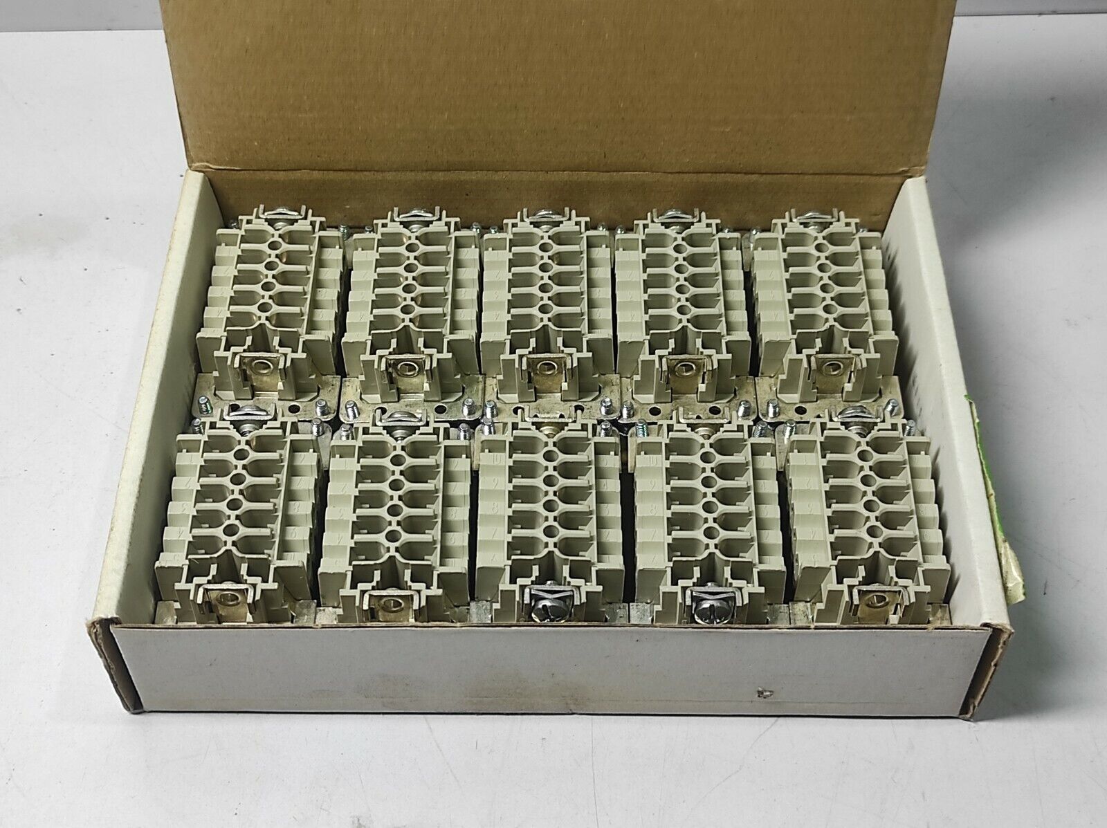 Wieland 70.300.1040.0 Socket Insert 500V 16A 600V Bas Bus 10 2.5 50 / 10-PCSLOT 