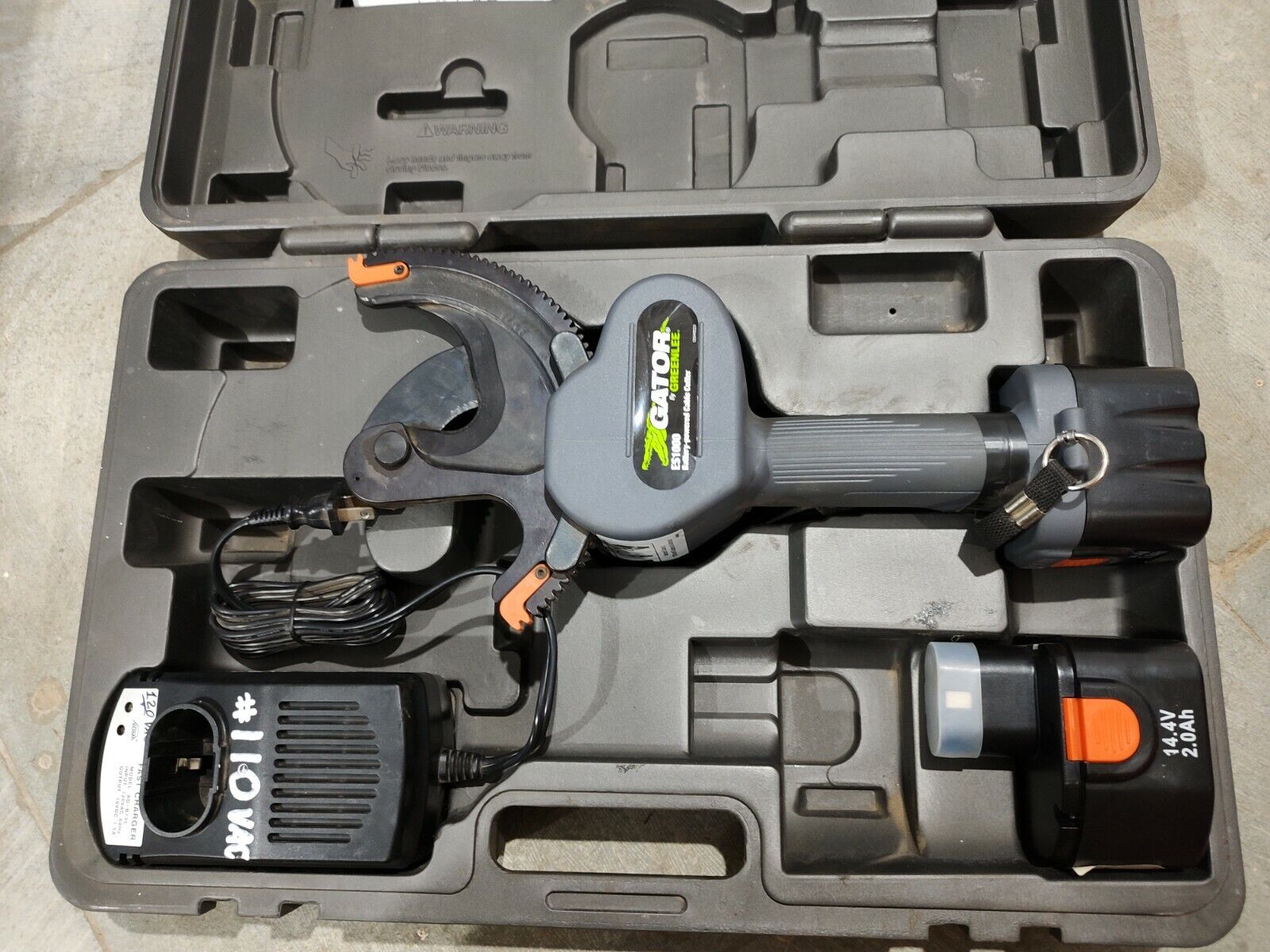 Greenlee ES1000 Gator Battery-Powered Cable Cutter 