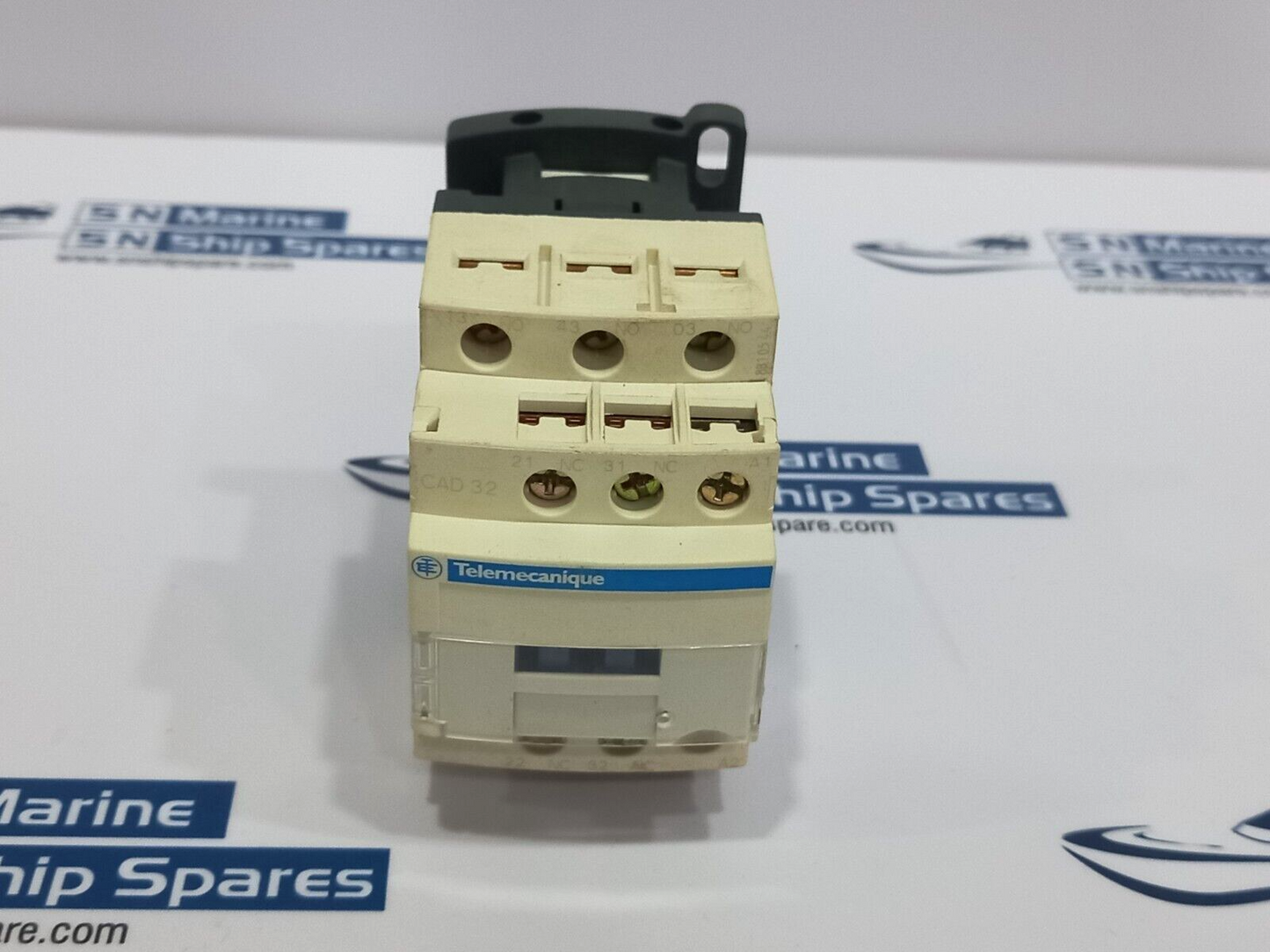 Telemecanique CAD32F7 Control Relay 110V 50/60Hz Square D