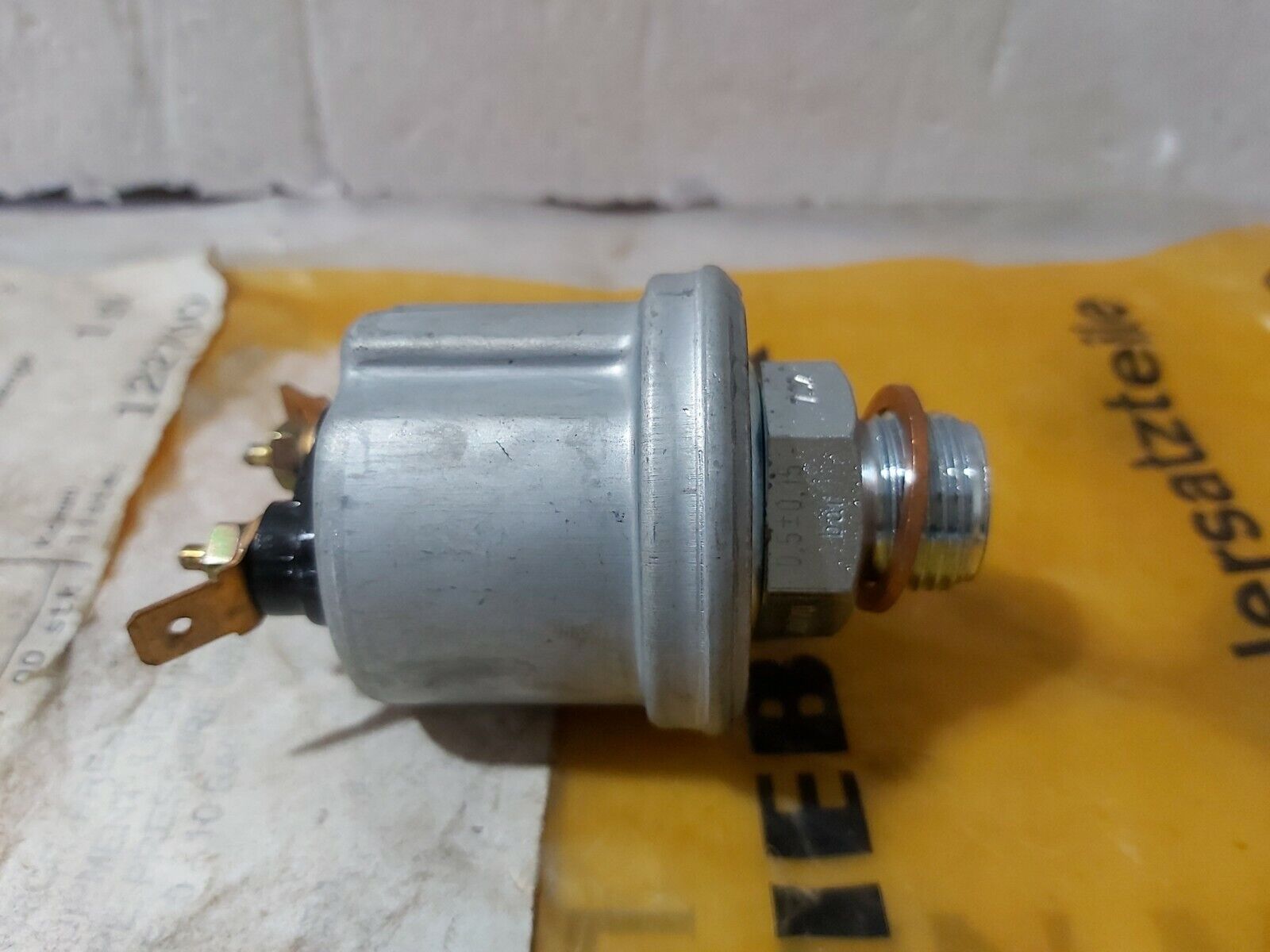 VDO G WK 360-081-030-070 PRESSURE TRANSMITTER SENSOR 0.5 TO 0.15 BAR