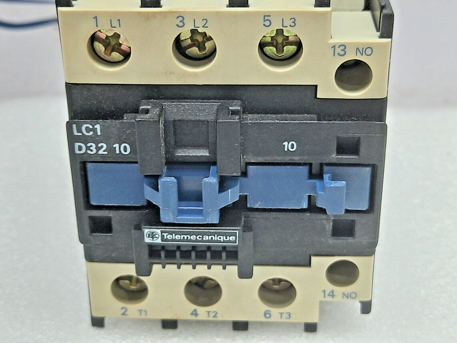 Telemecanique LC1D32 10 Contactor 220V 50/60Hz