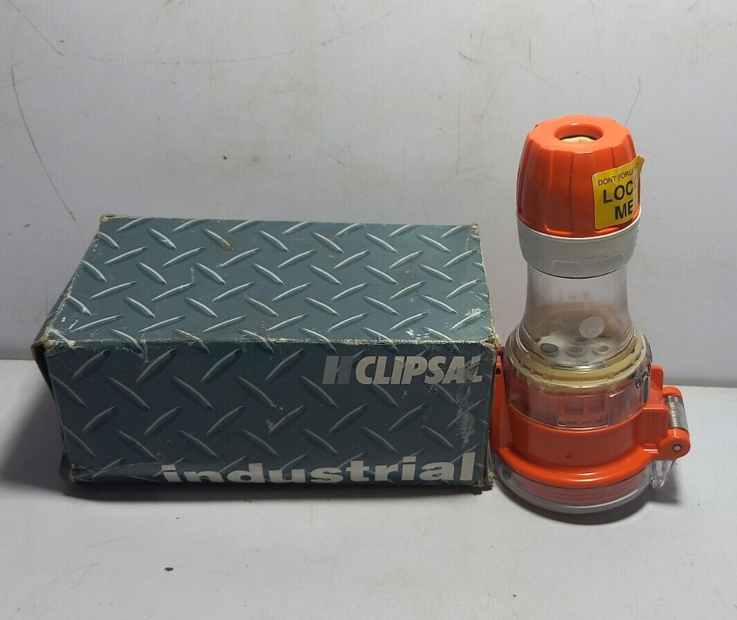 Clipsal 56CSC320 Extension Socket / Single Phase, 3 Pin / 20A 250V