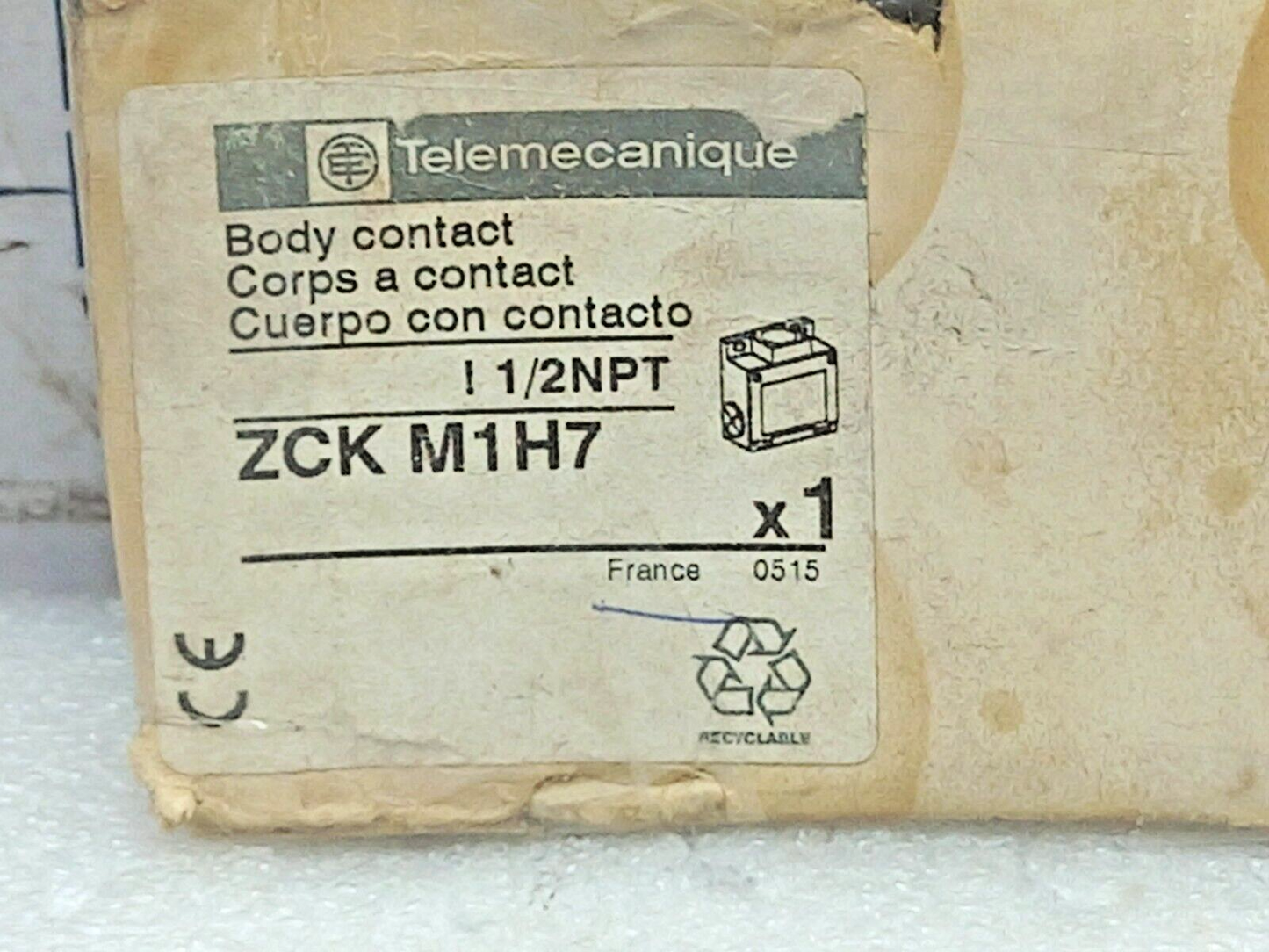 Telemecanique ZCK M1H7 Body Contact AC-15 240V ½ NPT ZCK-M