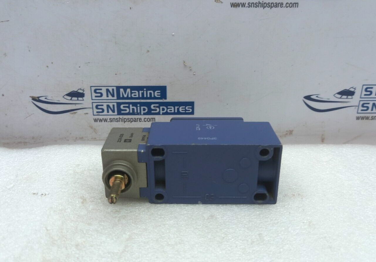 Telemecanique XCK-J Limit Switch AC15 240V 3A With ZCK-E05 Head