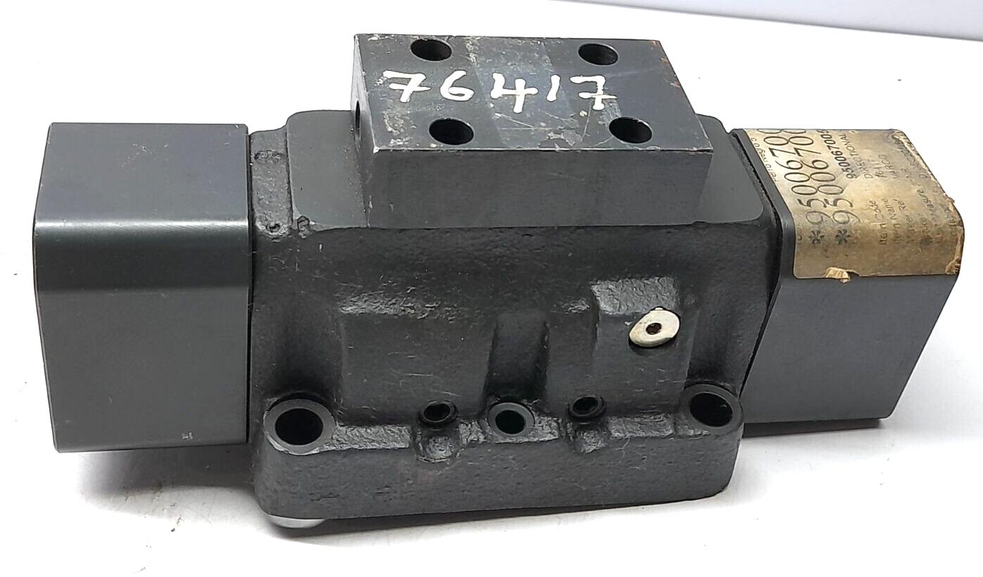Vickers DG3S4-042A-T-40 588471 Directional Control Valve Varco 76417 Max Pressur