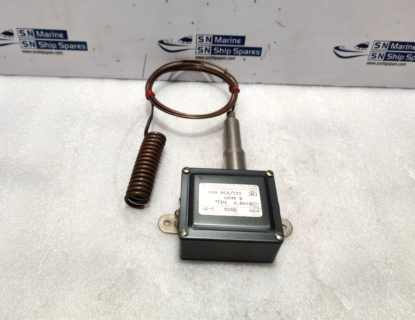 United Electric Controls  5856 Temperature Controller Type: F7D
