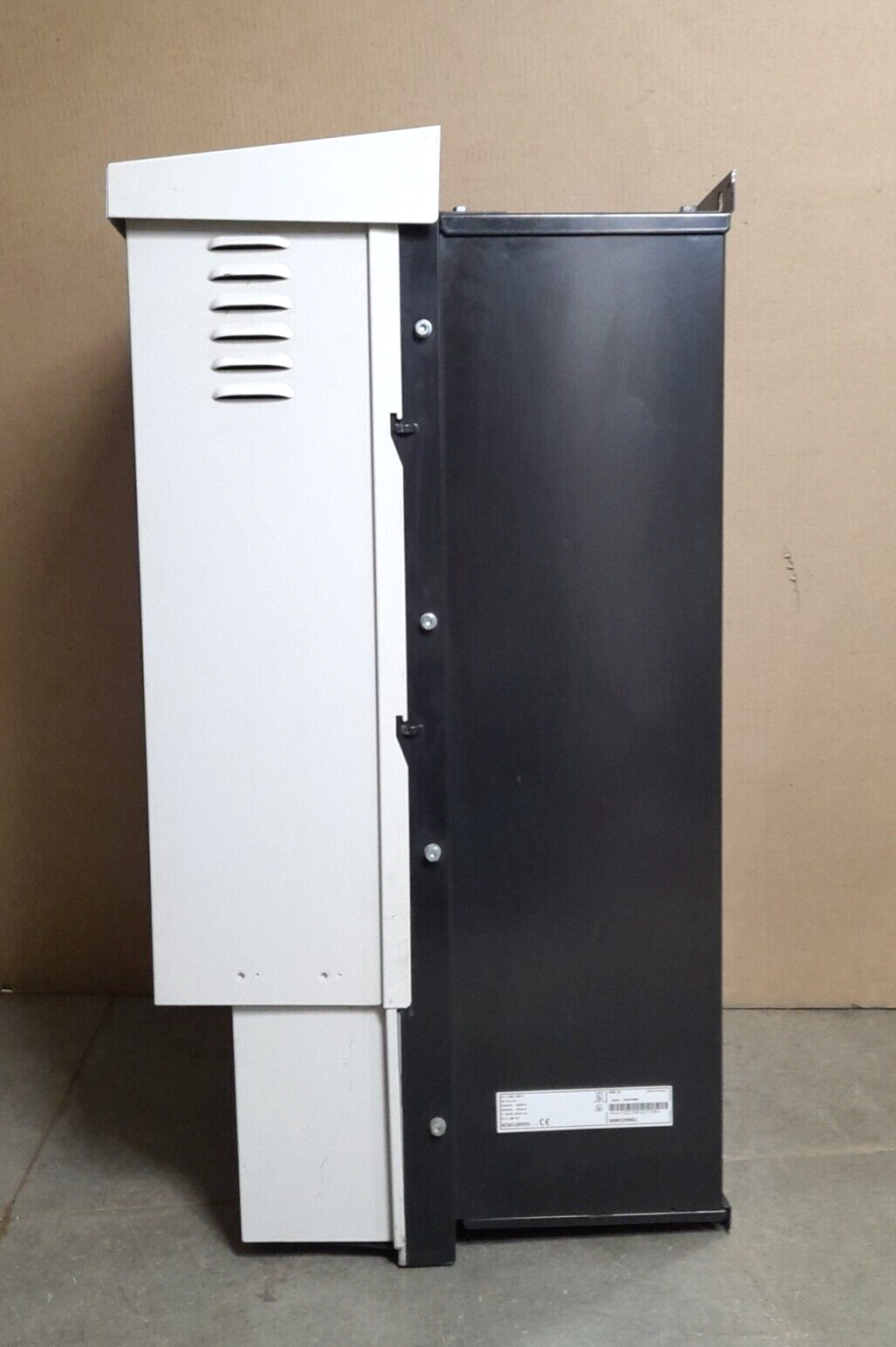ABB ACS600 ACS61100255 000M1200901 AC Drive ACS61100255000M1200901 Code 64674382