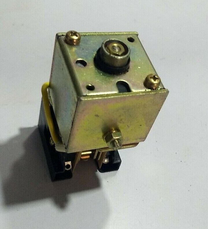 Under Voltage Trip Device - AUT-1 Sr.No.717NS - TA-8470-1-1