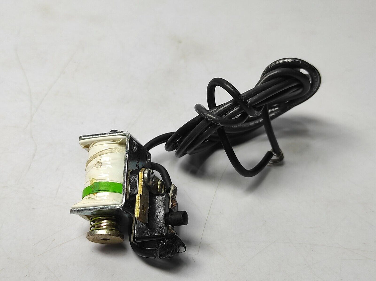 Westinghouse 2609D39G19 FB Shunt Trip RH 2 OR 3P 120VAC With Cut Off Switch