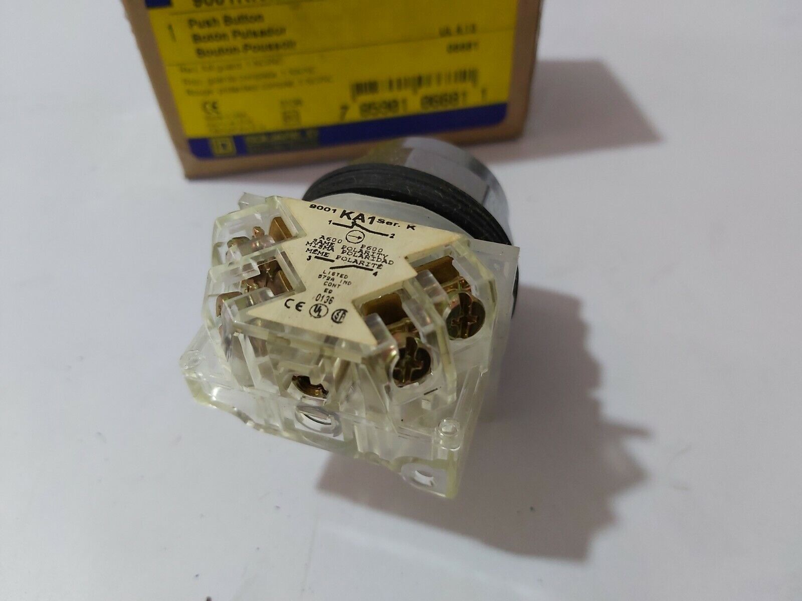 SQUARE D 9001KR1RH13 RED PUSH BUTTON SER-J