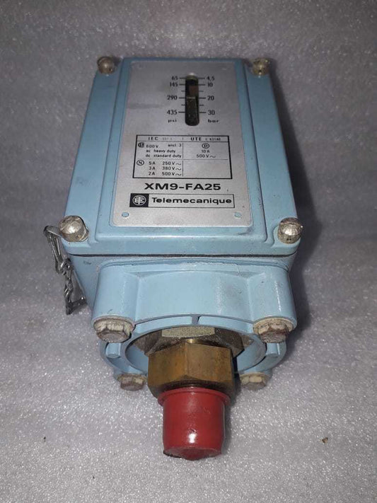 TELEMECANIQUE PRESSURE SWITCH XM9-FA25 / XM9FA25