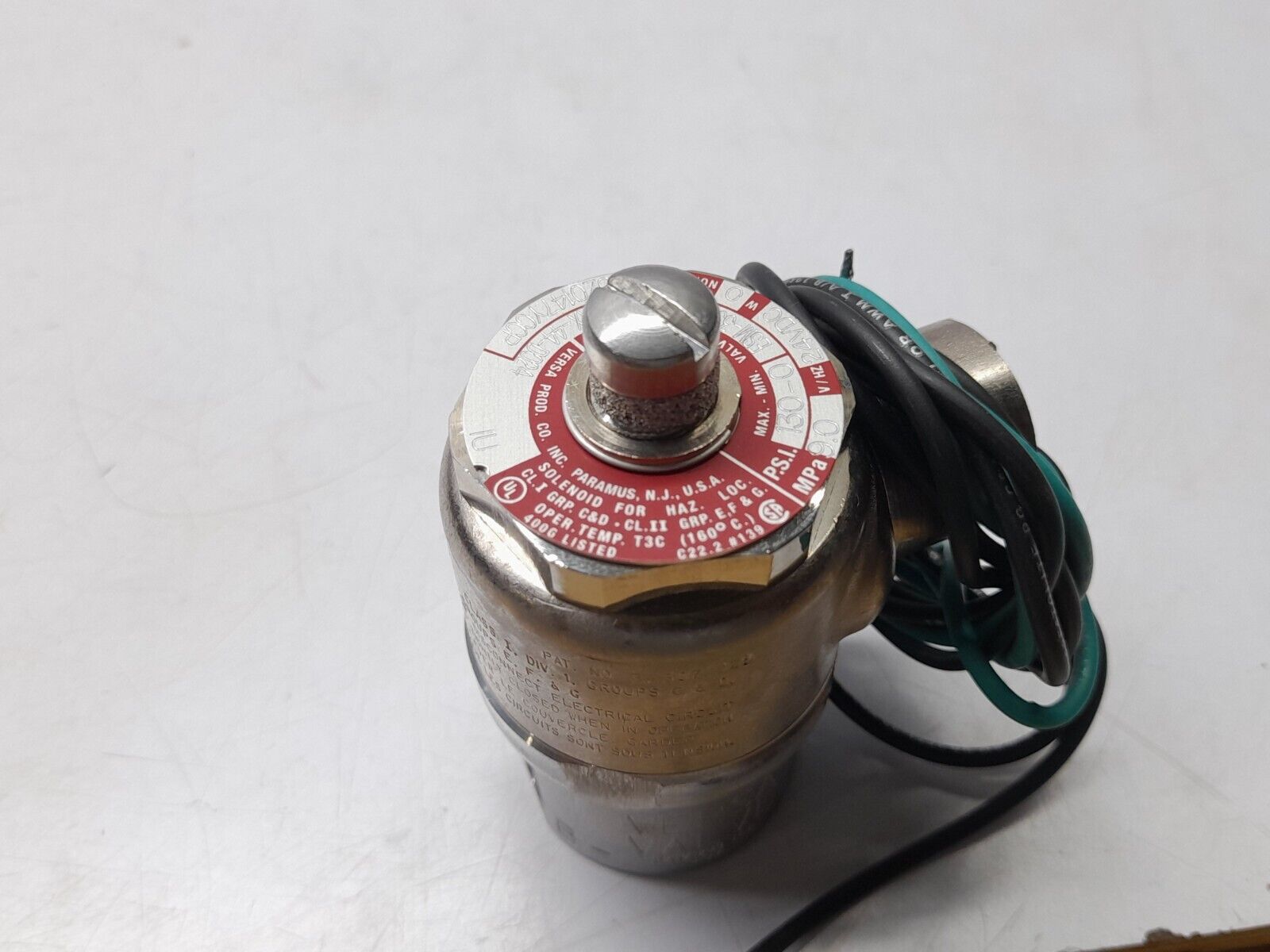 Versa ESM-3301-34-E14-PC-XX-44-D024 Three Way Solenoid Valve Max-Min 130-0 PSI