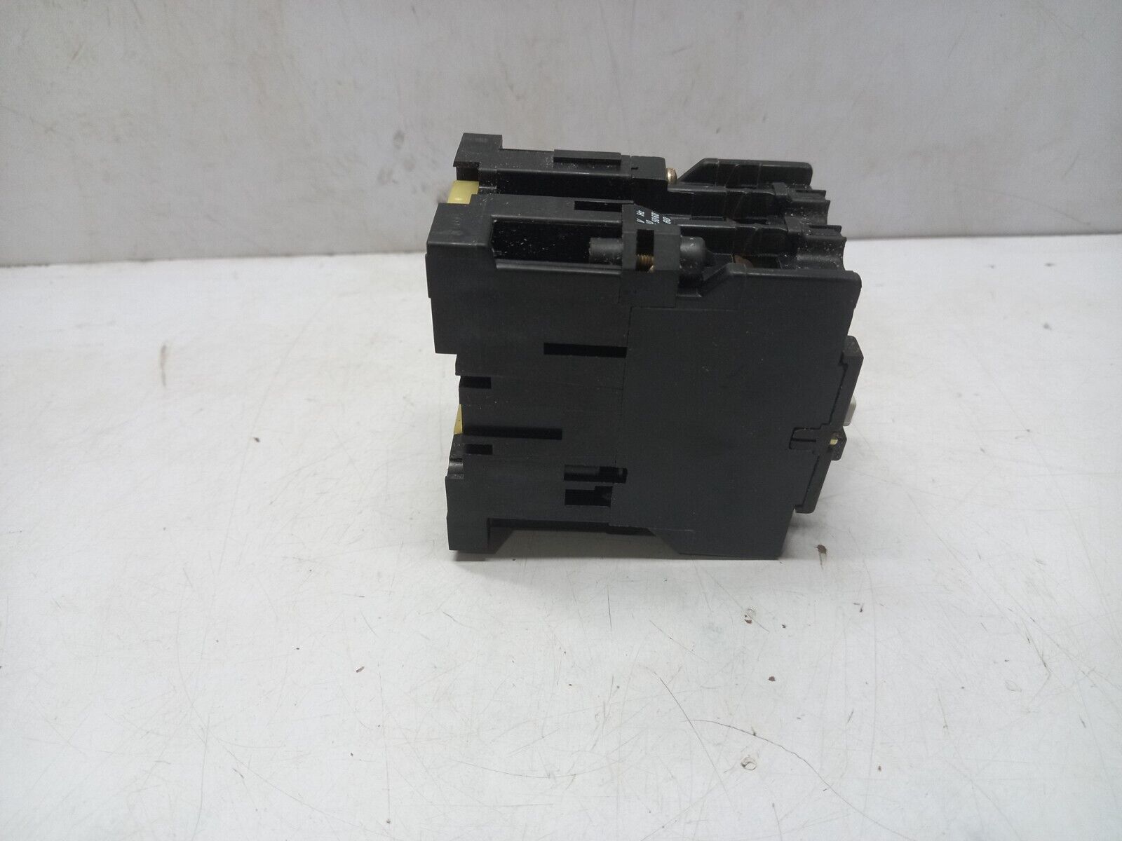 ABB B30-30-00 Overprotective Contactor 110-115V 50Hz 110-127V 60Hz